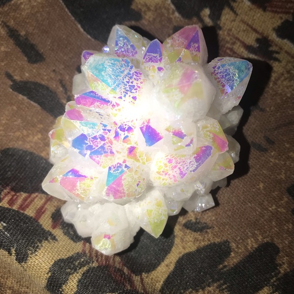Angel Aura Quartz Crystal Titanium βauthenticβ - Picture 2 of 6